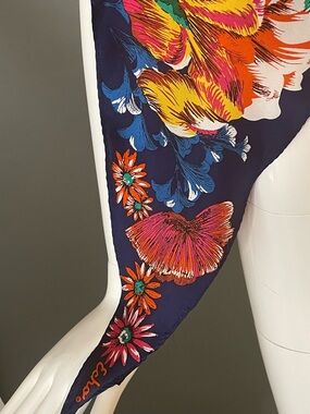 Bold Vintage Echo Silk Scarf Triangle 14 x 41 Excellent Condition